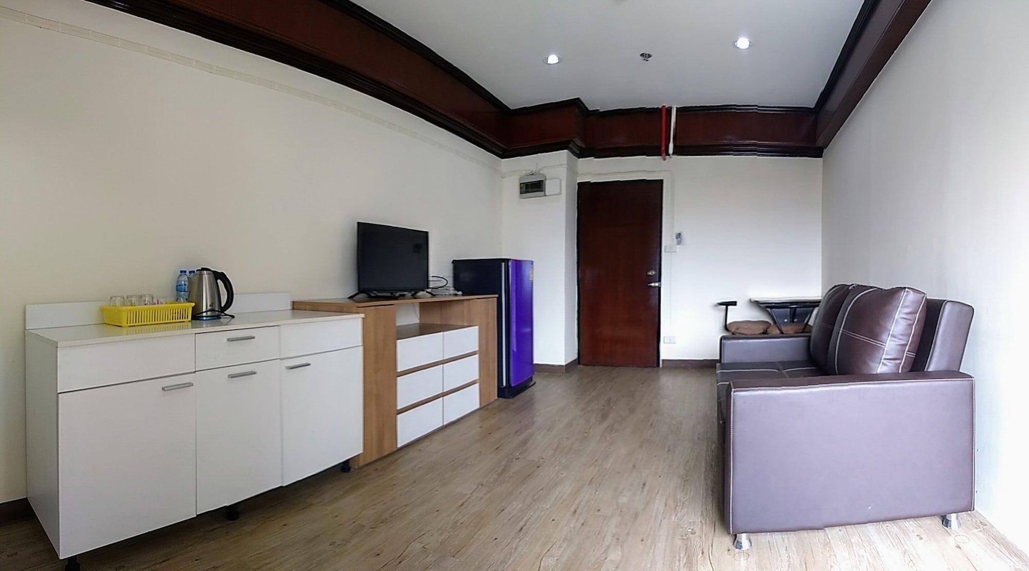 Komol Residence Bangkok Exterior photo